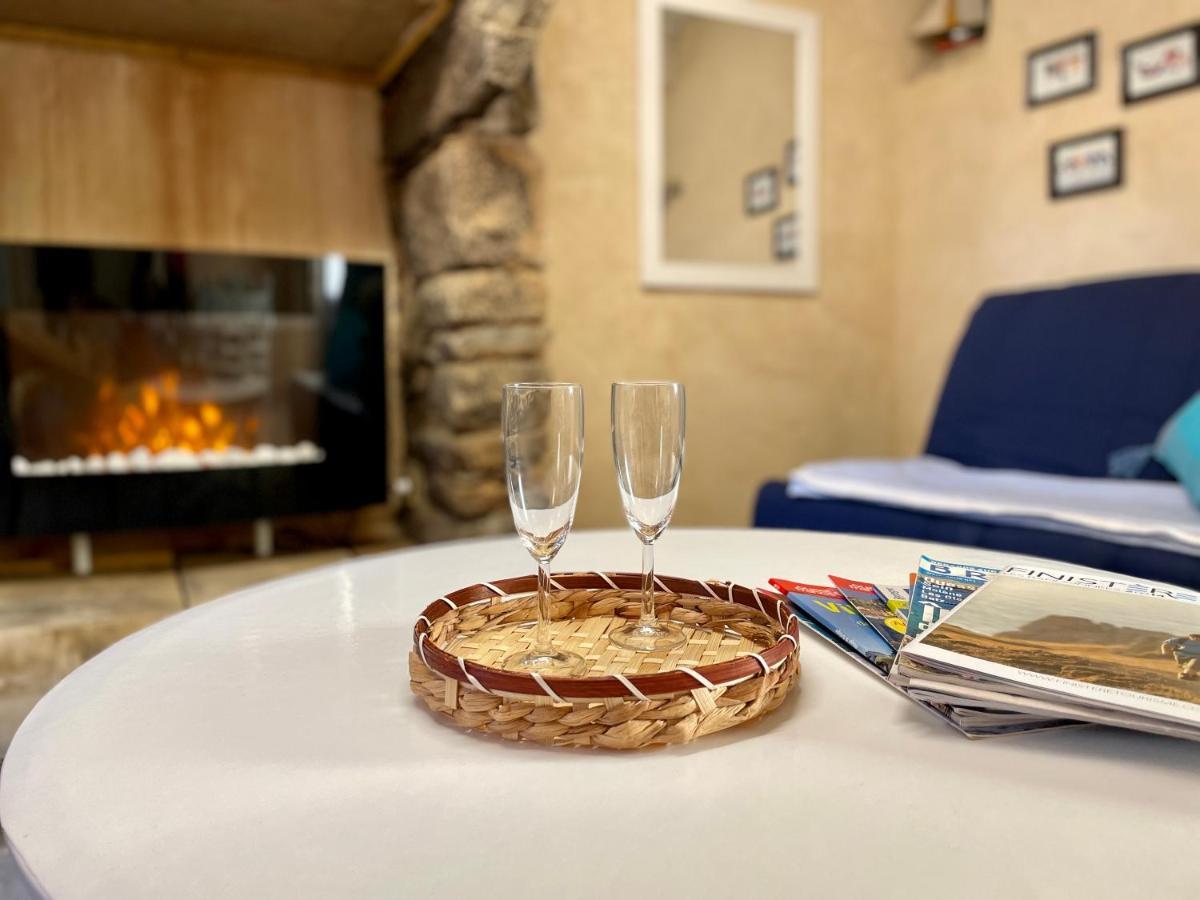 Authentique Penty Au Coeur Du Bourg Apartman Roscanvel Kültér fotó